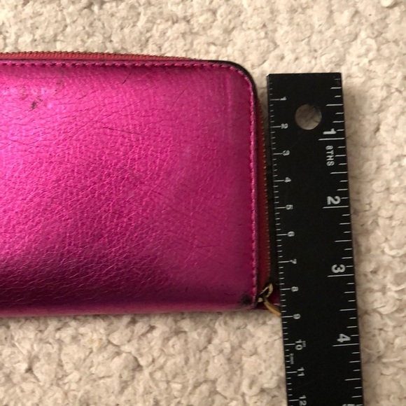 Marc Jacobs hot pink metallic zip wallet fits most iPhones - Picture 6 of 16